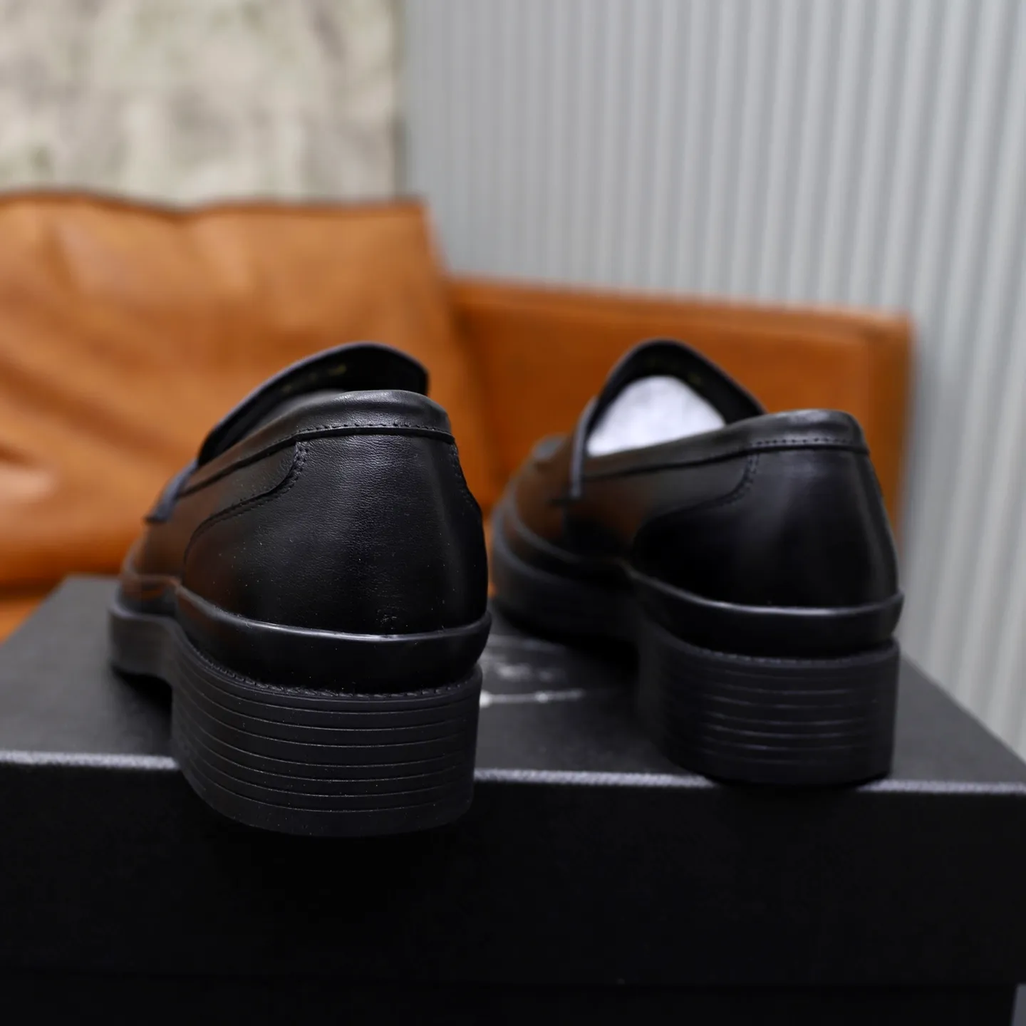 Men's shoes: 540💰🙅‍♂️🙅‍♂️🙅‍♂️ Brand: PRADA Standard code: Men's code 38-44 (45 can be customized) Grade: Same style as the official website Original order quality Material: Original cowhide surface Comfortable sheepskin lining Original outsole Style category: Men's fashionable casual leather shoes Distinguished big-name luxury elements Top luxury Color: actual picture color